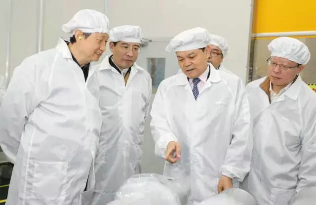 國務(wù)院副總理馬凱視察亨通，肯定網(wǎng)絡(luò)技術(shù)發(fā)展成果